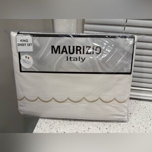 Maurizio Italy 100% Cotton King Sheet Set featuring a gold scalloped edge